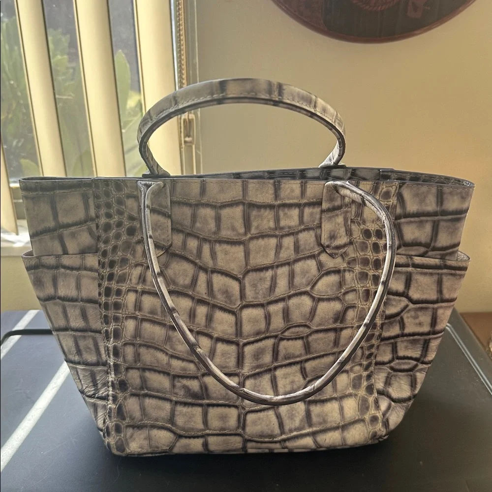 B MAY SMALL‎ POCKET TOTE EMBOSSED GATOR